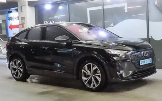 인천할부중고차 Q4 e-트론 40 스포트백 프리미엄 매물 사진 18 - 2024/07 19,501km