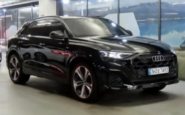 인천할부중고차 Q8 55 TFSI 콰트로 프리미엄 매물 사진 16 - 2026/04 2,174km